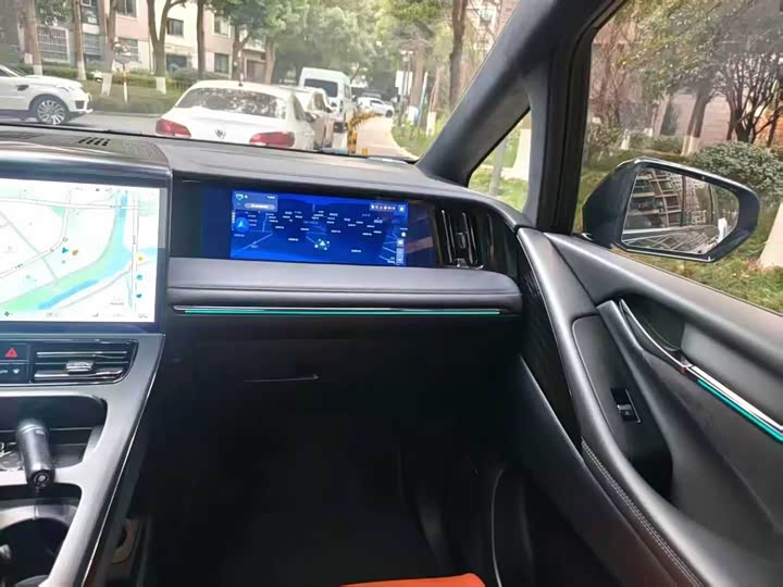 Фото 3 - GAC Trumpchi E9