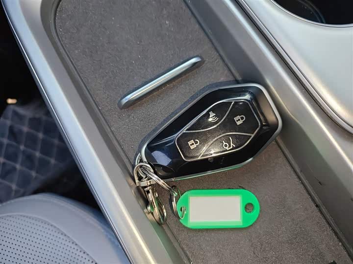 Фото 9 - BAIC Arcfox Alpha T5