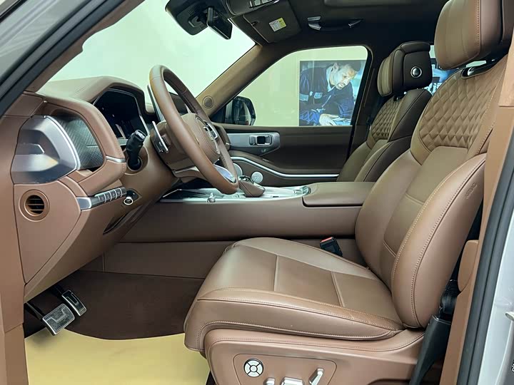 Фото 3 - Tank 700 Hybrid