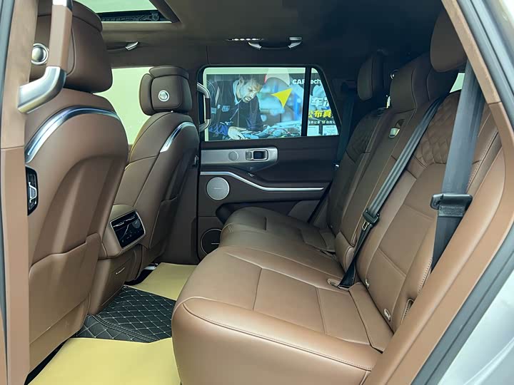 Фото 9 - Tank 700 Hybrid