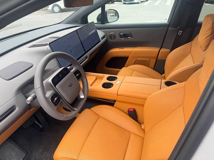 Фото 4 - LiXiang i8