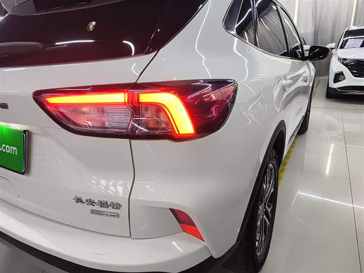 Фото 8 - Ford Escape