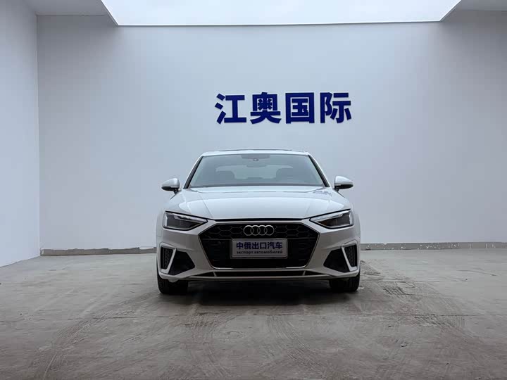 Фото 2 - Audi A4L