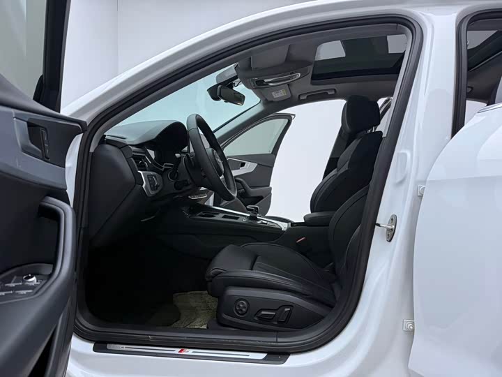 Фото 5 - Audi A4L