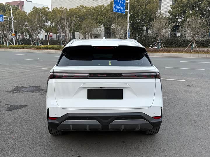 Фото 9 - Geely Galaxy L7