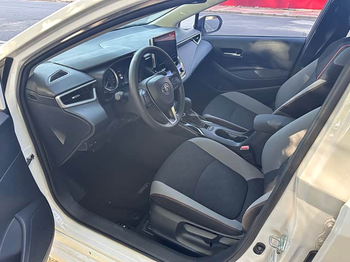 Фото 4 - Toyota Corolla