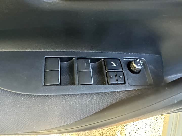 Фото 5 - Toyota Corolla