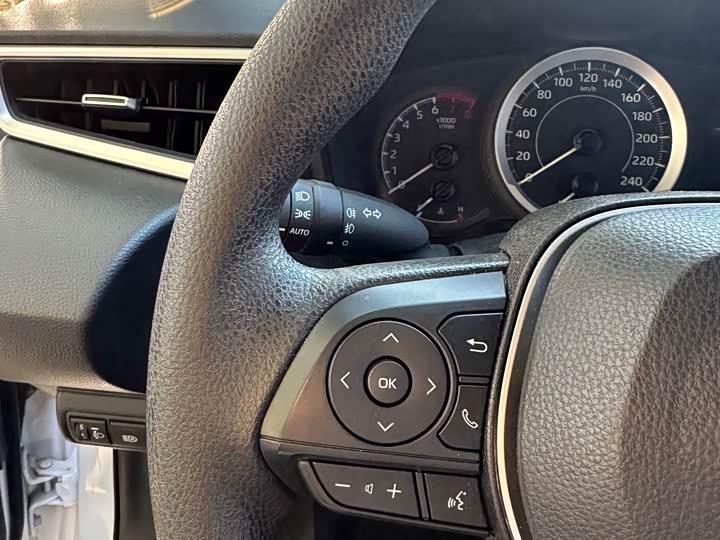 Фото 7 - Toyota Corolla