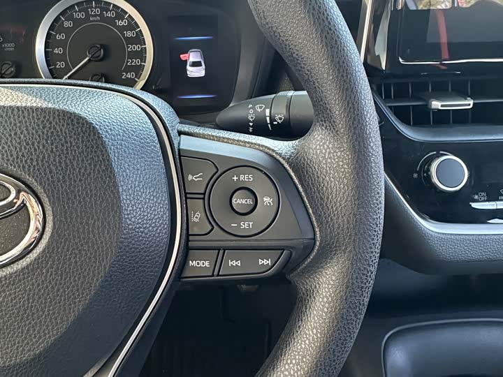 Фото 8 - Toyota Corolla