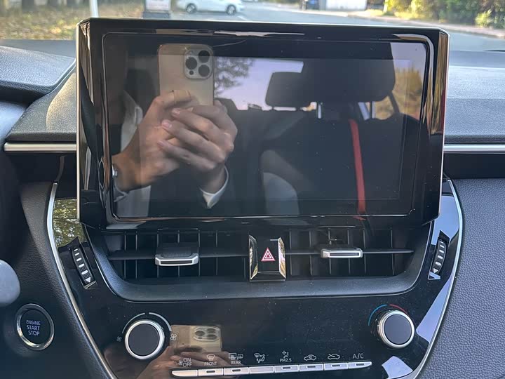 Фото 9 - Toyota Corolla