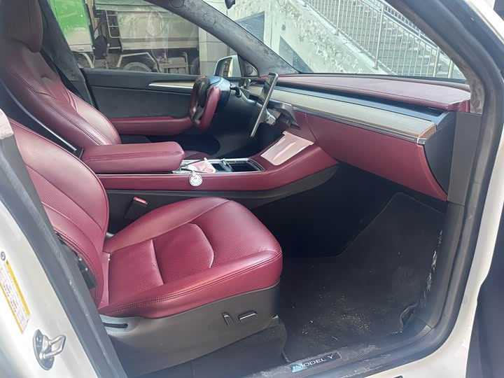 Фото 3 - Tesla Model Y