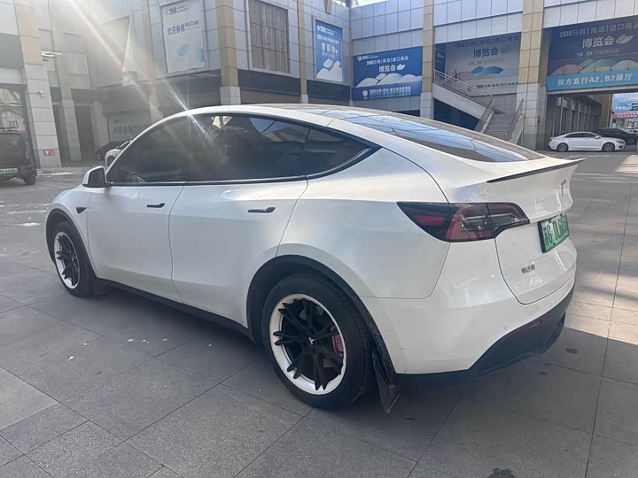 Фото 8 - Tesla Model Y