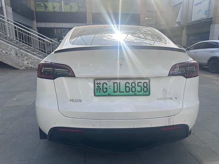 Фото 9 - Tesla Model Y