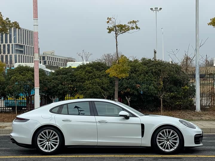 Фото 4 - Porsche Panamera