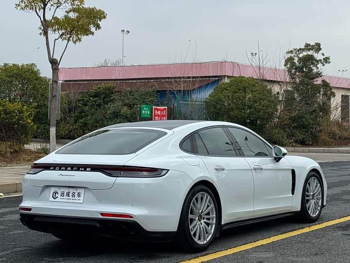 Фото 5 - Porsche Panamera