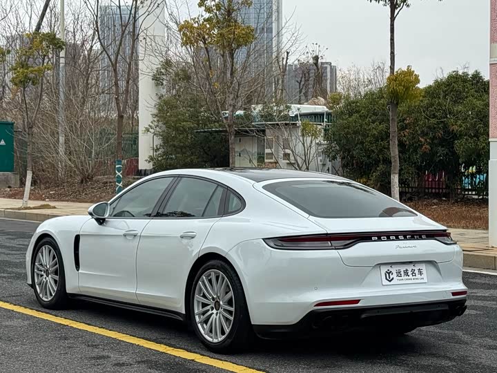 Фото 7 - Porsche Panamera