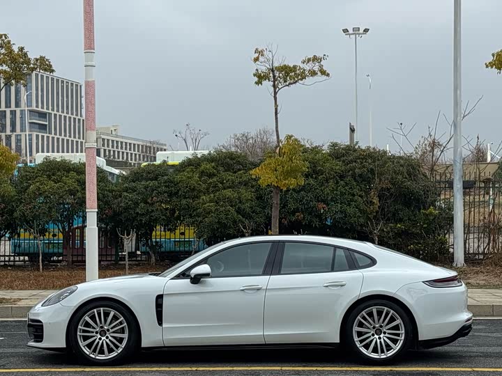 Фото 8 - Porsche Panamera