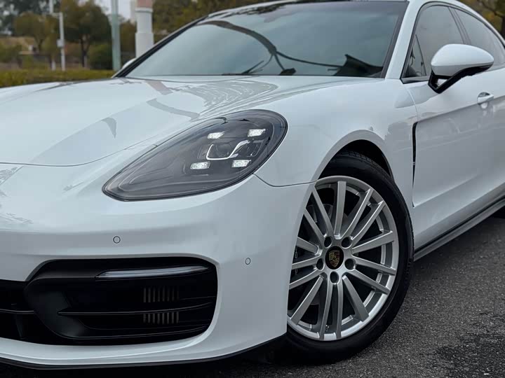 Фото 9 - Porsche Panamera