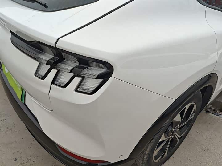 Фото 8 - Ford Mustang Mach-E