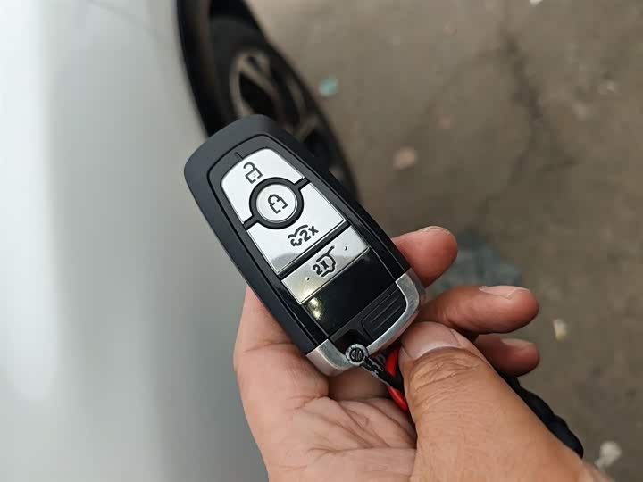 Фото 9 - Ford Mustang Mach-E