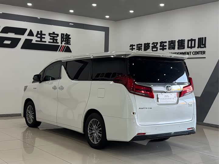 Фото 4 - Toyota Alphard