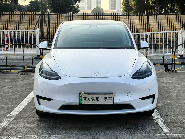 Фото 2 - Tesla Model Y