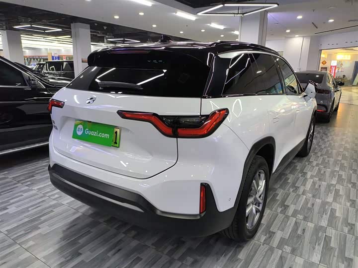 Фото 7 - Nio ES6