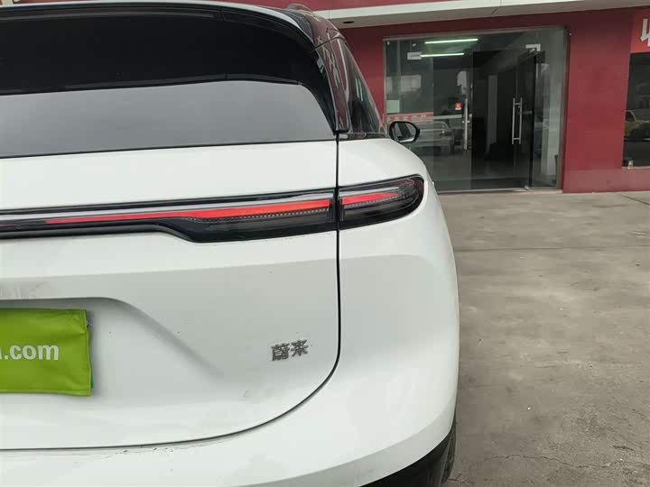 Фото 8 - Nio ES6