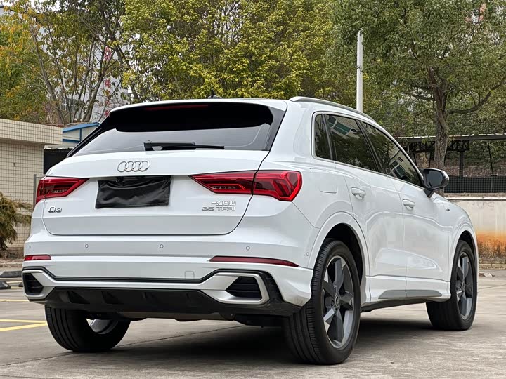 Фото 4 - Audi Q3