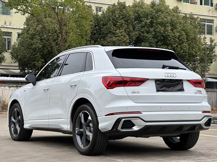 Фото 6 - Audi Q3