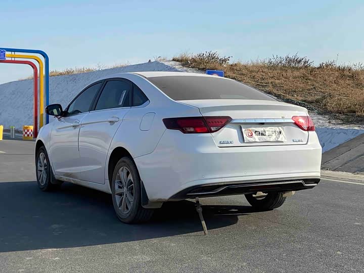 Фото 5 - Geely Emgrand GL