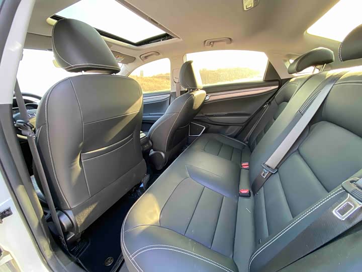 Фото 8 - Geely Emgrand GL