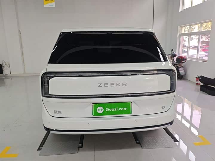 Фото 6 - Zeekr 9X
