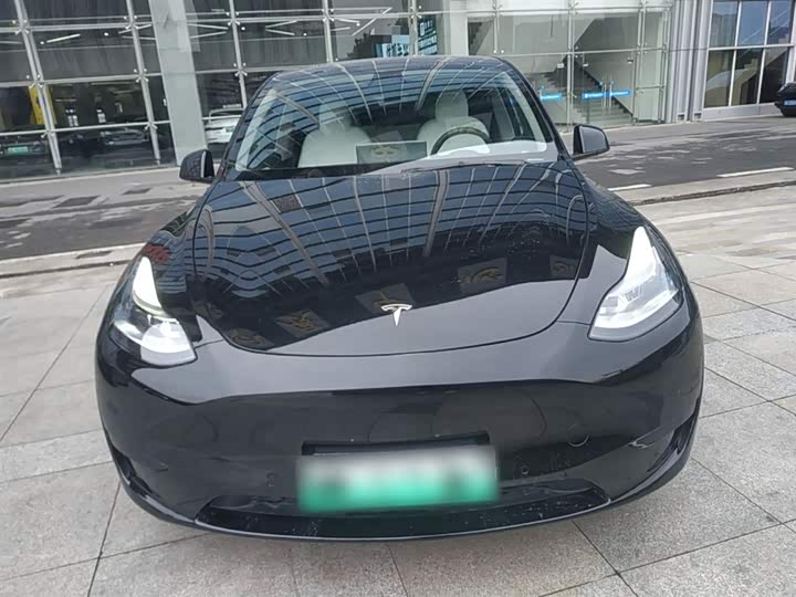 Фото 3 - Tesla Model Y