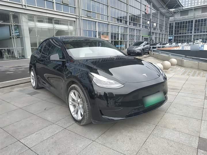 Фото 4 - Tesla Model Y
