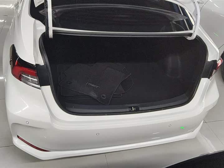 Фото 4 - Toyota Corolla