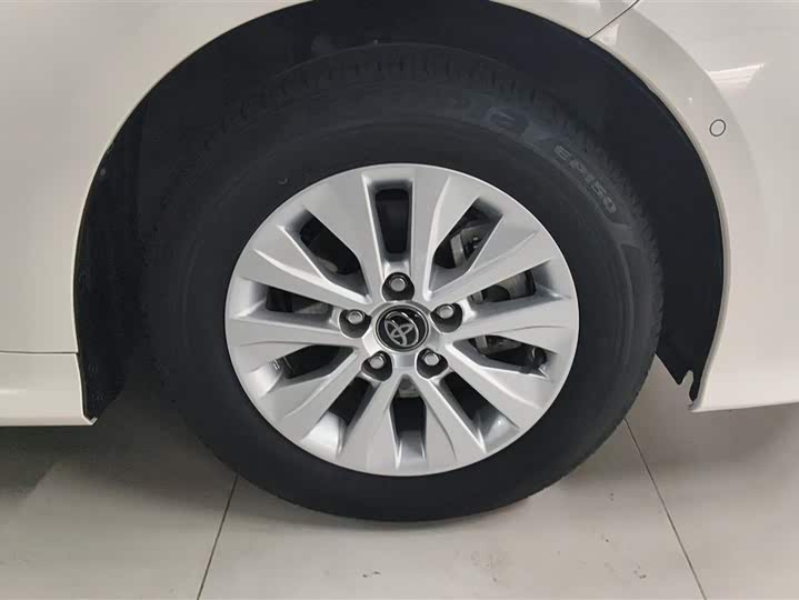 Фото 6 - Toyota Corolla