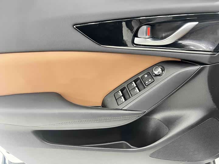 Фото 9 - Mazda CX-4