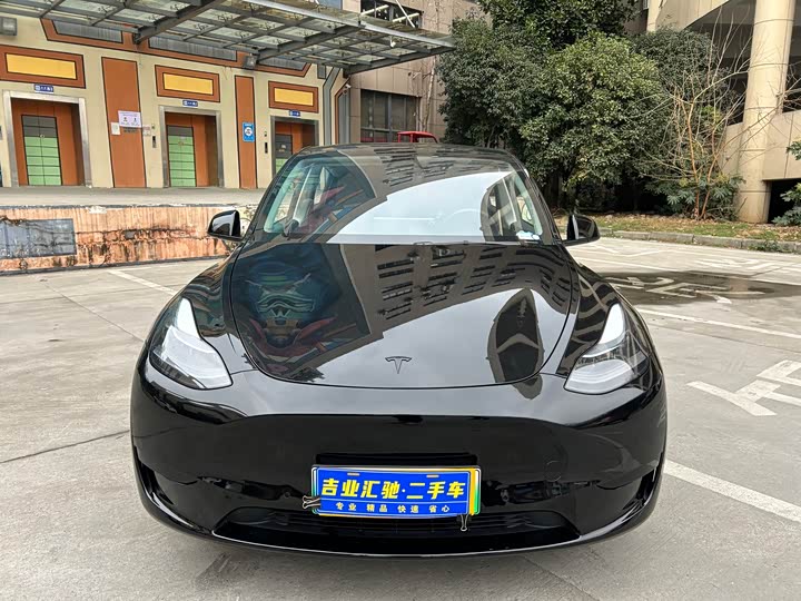 Фото 2 - Tesla Model Y