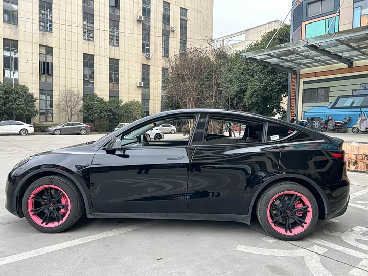 Фото 8 - Tesla Model Y