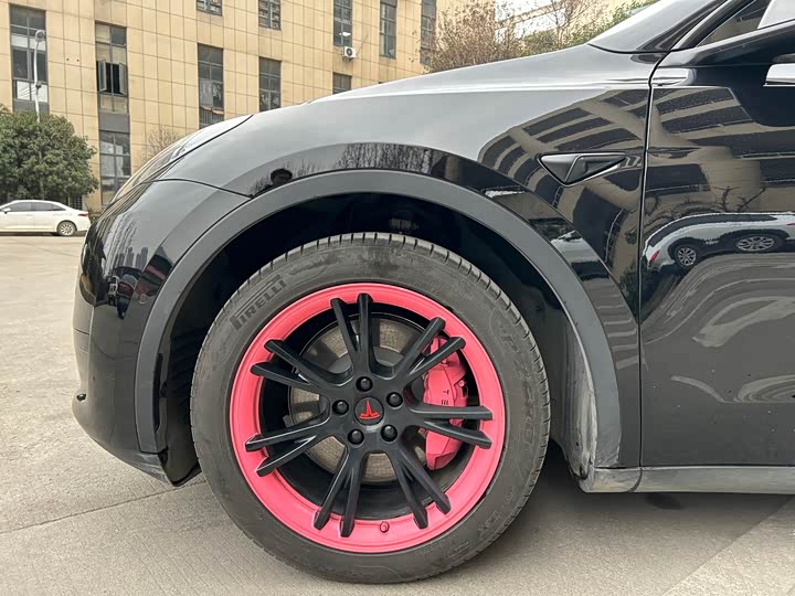 Фото 9 - Tesla Model Y