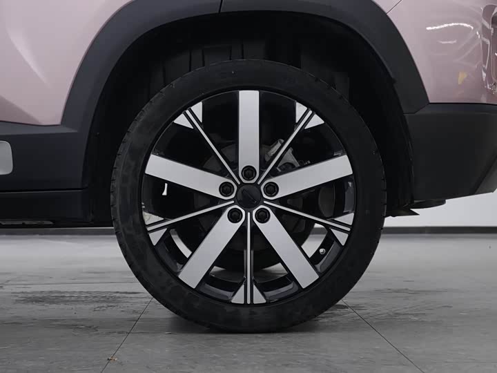 Фото 8 - Geely Icon