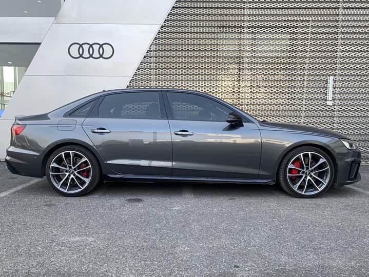 Фото 3 - Audi A4L