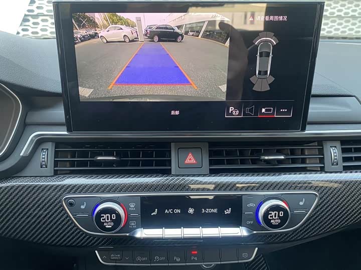 Фото 7 - Audi A4L