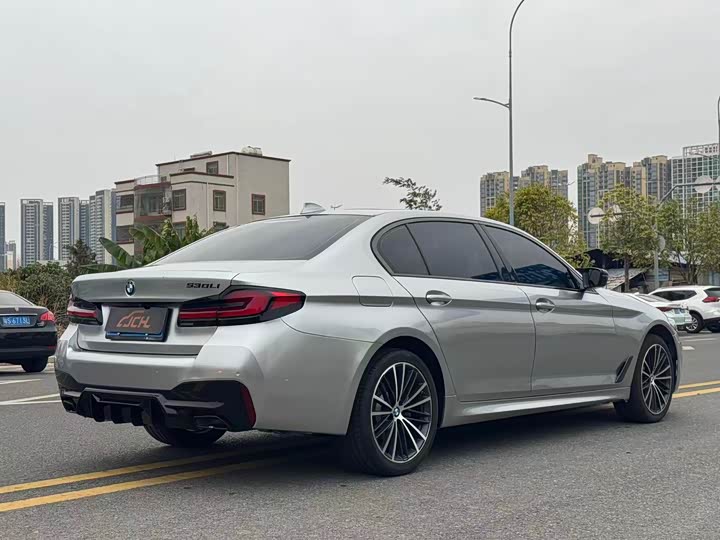 Фото 9 - BMW 5 Series