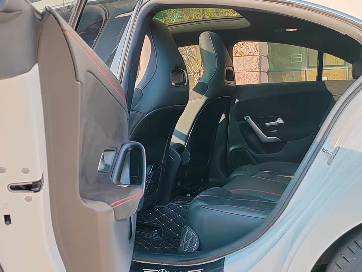 Фото 8 - Mercedes-Benz CLA-Class