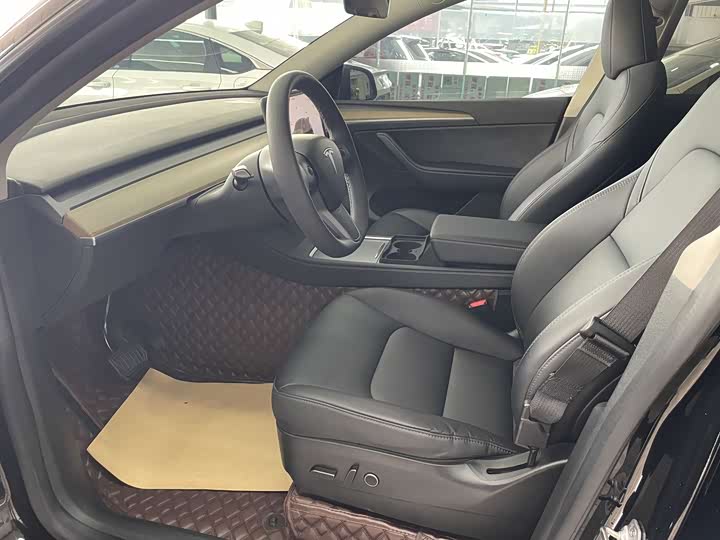 Фото 4 - Tesla Model Y