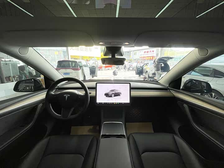 Фото 9 - Tesla Model Y