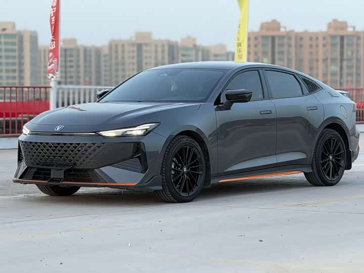 Фото 1 - Changan UNI-V