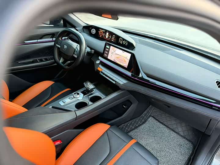 Фото 7 - Changan UNI-V